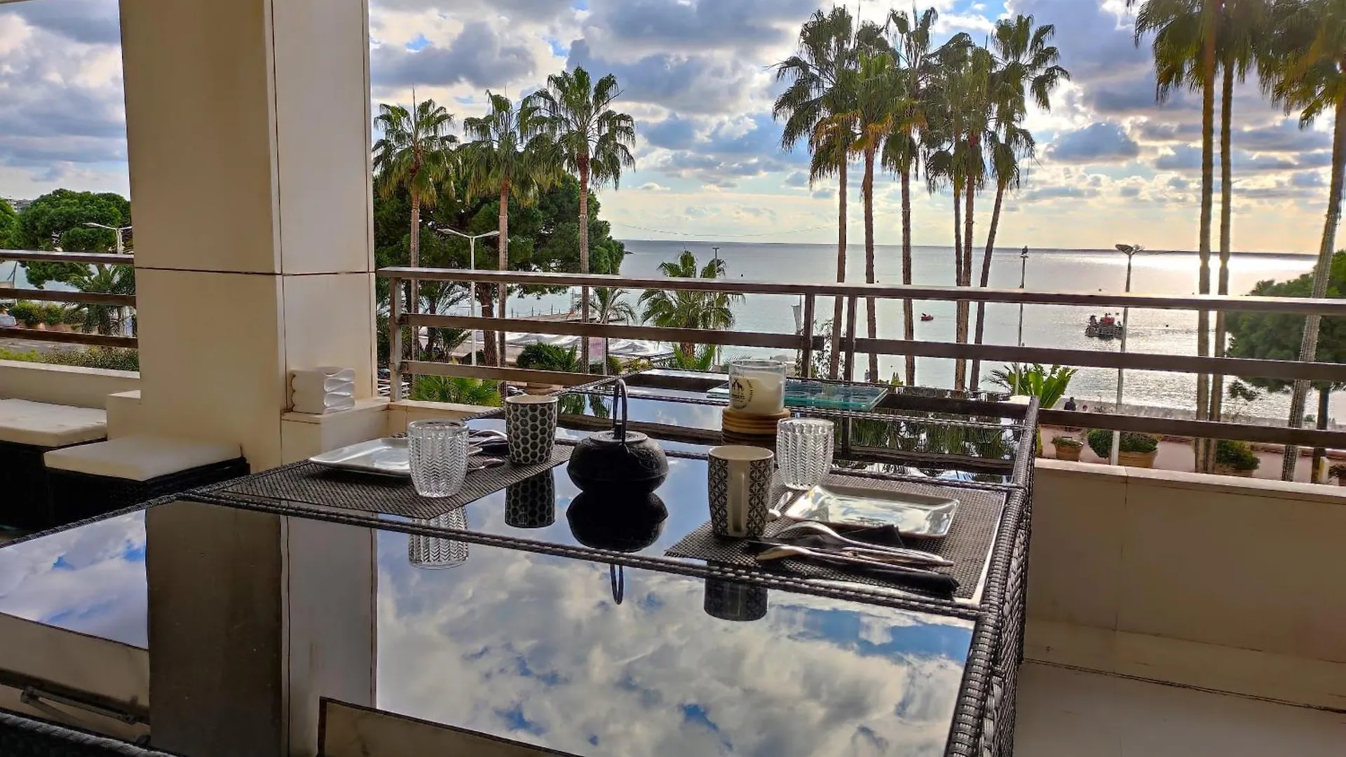 Superbe Apartement Vue Panoramique Sur La Mer Cannes France